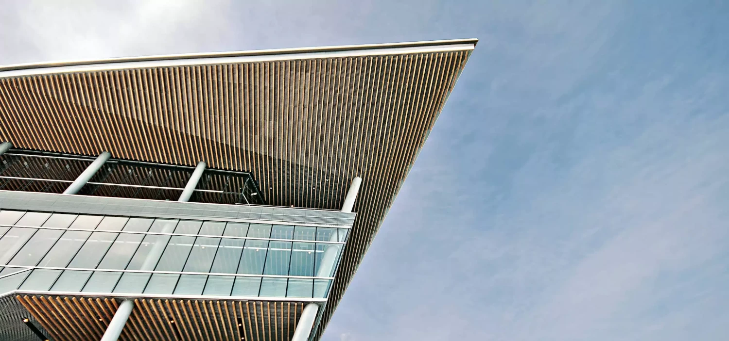 Послуги 5 Building exterior in Toronto, Canada