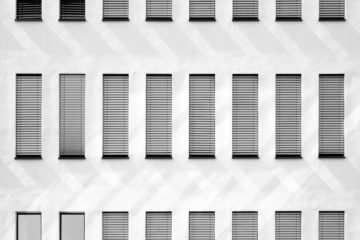 Послуги 2 Windows of a building in Nuremberg, Germany